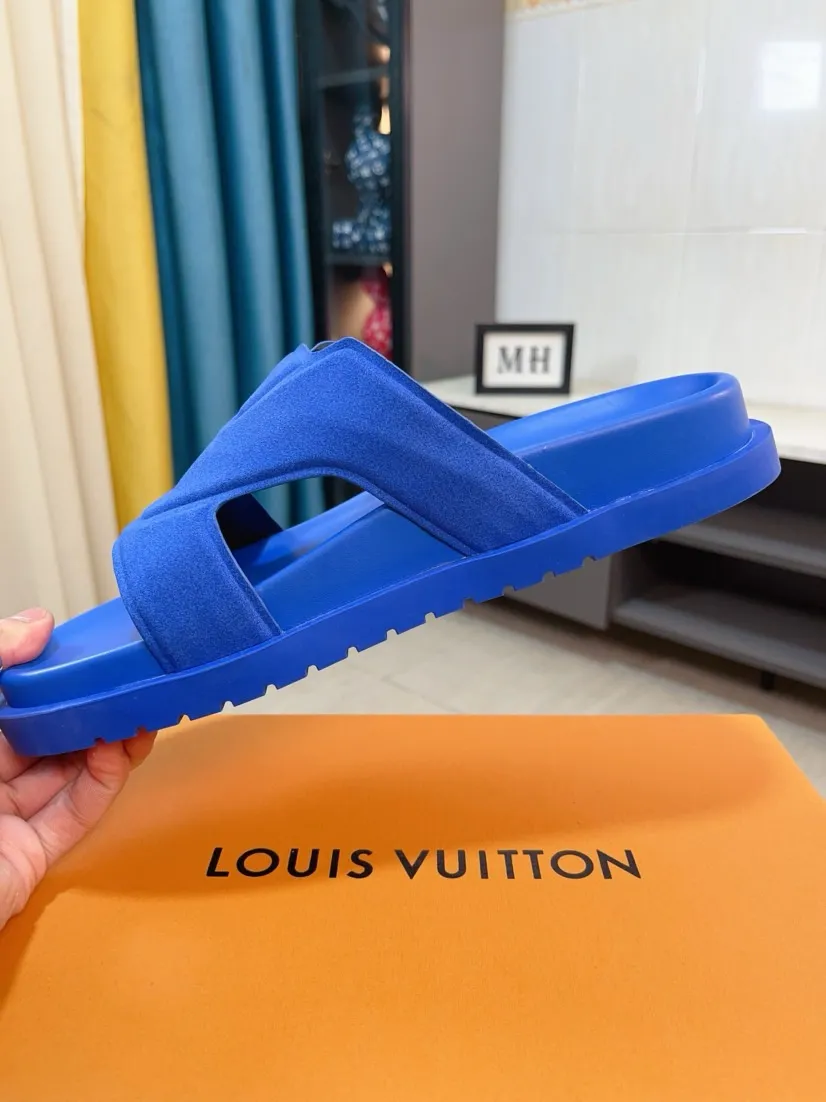 Men's shoes 💰300🌹🌹【LV】Multi-color new men's slippers, original top quality version, original special frosted cowhide➕sheepskin inner and side, non-slip combination sole, more stable walking, more comfortable and lightweight, high-end and generous, size: 38~44
